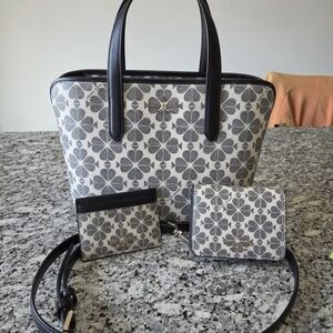 Kate Spade Flower Black and White Wallet Bifold, Purse And Credit Card/ Money Ho
